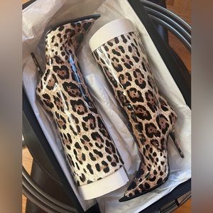 Auth Dolce & Gabbana Leopard Print Tall Pull on Boots sz 38 NEW in box